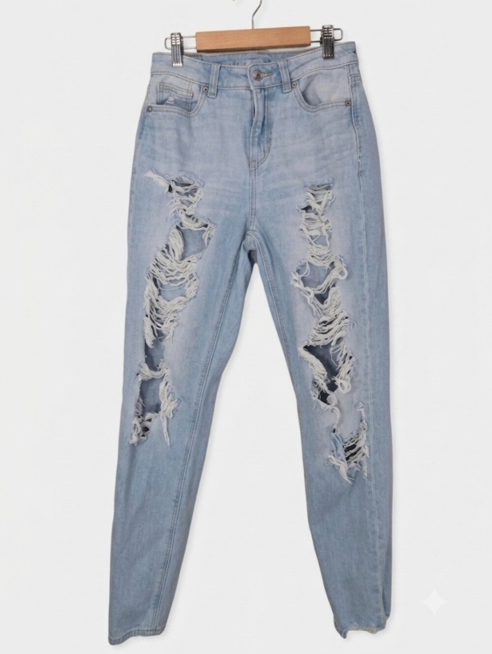 AEO‎ distressed mom jean